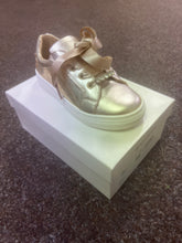 Load image into Gallery viewer, SIZE 28 / UK 10 GIRLS HARD BOTTOM SHOES