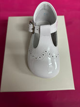 Load image into Gallery viewer, Size 19 / uk 3 Andanines boy & girl shoes