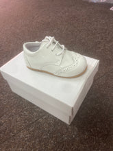 Load image into Gallery viewer, SIZE 25 / UK BABY 8 Hard bottom shoes