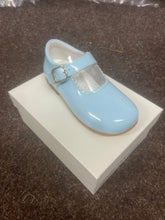 Load image into Gallery viewer, SIZE 25 / UK BABY 8 HARD BOTTOM SHOES