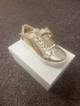 Load image into Gallery viewer, SIZE 27/ UK 9 GIRLS HARD BOTTOM SHOES