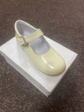 Load image into Gallery viewer, SIZE 28 / UK 10 GIRLS HARD BOTTOM SHOES