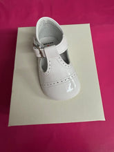 Load image into Gallery viewer, Size 17 / uk 1 Andanines boy & girl shoes