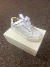Load image into Gallery viewer, SIZE 27/ UK 9 GIRLS HARD BOTTOM SHOES