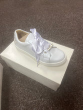 Load image into Gallery viewer, SIZE 30 / UK 11 1/2 GIRLS HARD BOTTOM SHOES