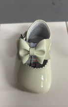 Load image into Gallery viewer, Size 15 / uk 0 Andanines boy & girl shoes