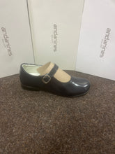 Load image into Gallery viewer, SIZE 27/ UK 9 GIRLS HARD BOTTOM SHOES