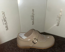 Load image into Gallery viewer, SIZE 27/ UK 9 GIRLS HARD BOTTOM SHOES