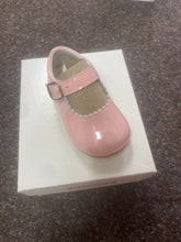 Load image into Gallery viewer, SIZE 25 / UK BABY 8 HARD BOTTOM SHOES