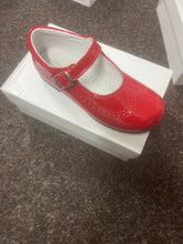 Load image into Gallery viewer, SIZE 30 / UK 11 1/2 GIRLS HARD BOTTOM SHOES