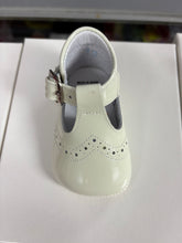 Load image into Gallery viewer, Size 15 / uk 0 Andanines boy & girl shoes