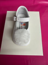 Load image into Gallery viewer, Size 18 / uk 2 Andanines boy & girl shoes