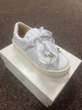 Load image into Gallery viewer, SIZE 24/ UK BABY 7 HARD BOTTOM SHOES