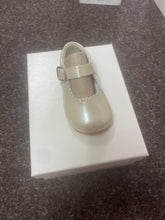 Load image into Gallery viewer, SIZE 25 / UK BABY 8 HARD BOTTOM SHOES