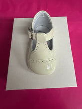 Load image into Gallery viewer, Size 17 / uk 1 Andanines boy & girl shoes