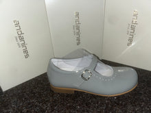 Load image into Gallery viewer, SIZE 27/ UK 9 GIRLS HARD BOTTOM SHOES