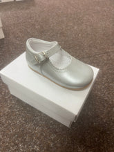 Load image into Gallery viewer, SIZE 23/ UK BABY 6 HARD BOTTOM SHOES