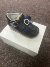 Load image into Gallery viewer, SIZE 20/ UK BABY 4 HARD BOTTOM SHOES