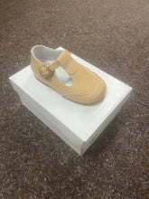 Load image into Gallery viewer, SIZE 25 / UK BABY 8 Hard bottom shoes