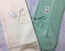 Load image into Gallery viewer, Trimmed shawl