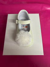 Load image into Gallery viewer, Size 18 / uk 2 Andanines boy &amp; girl shoes
