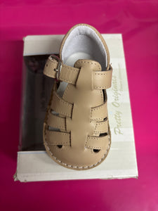 Size 18 / uk 2 pretty originals boy & girl shoes