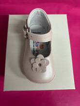 Load image into Gallery viewer, Size 18 / uk 2 Andanines boy &amp; girl shoes
