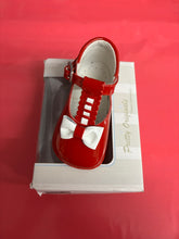 Load image into Gallery viewer, Size 19 / uk 3 pretty originals boy &amp; girl shoes

