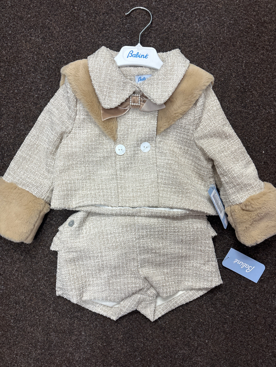 Babine beige short set with fur
