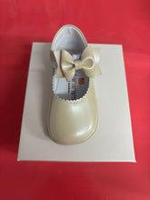 Load image into Gallery viewer, Size 19 / uk 3 Andanines boy &amp; girl shoes
