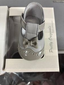 Size 15 / uk 0 Pretty original boy & girl shoes
