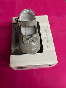 Size 16 / uk 0 Pretty original boy & girl shoes