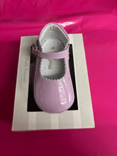 Load image into Gallery viewer, Size 20 / uk 4 pretty originals boy &amp; girl shoes
