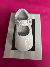 Load image into Gallery viewer, Size 19 / uk 3 pretty originals boy &amp; girl shoes
