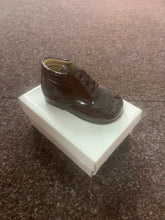 Load image into Gallery viewer, SIZE 23/ UK BABY 6 Hard bottom shoes
