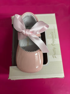 Size 18 / uk 2 pretty originals boy & girl shoes