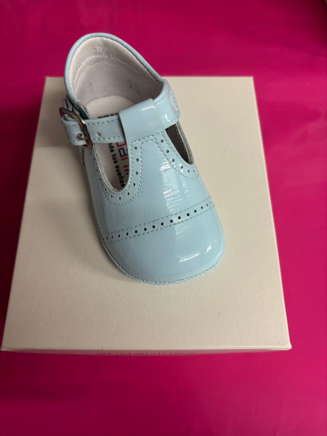Size 18 / uk 2 Andanines boy & girl shoes