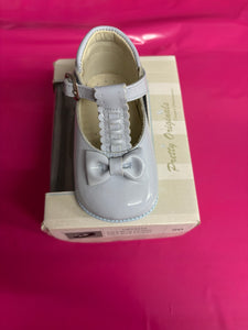 Size 20 / uk 4 pretty originals boy & girl shoes