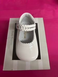 Size 20 / uk 4 pretty originals boy & girl shoes