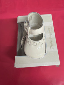 Size 17 / uk 1 pretty originals boy & girl shoes