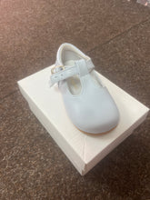 Load image into Gallery viewer, SIZE 23/ UK BABY 6 Hard bottom shoes

