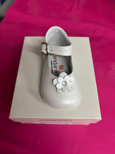 Size 18 / uk 2 Andanines boy & girl shoes
