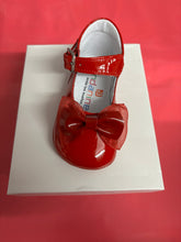 Load image into Gallery viewer, Size 19 / uk 3 Andanines boy &amp; girl shoes
