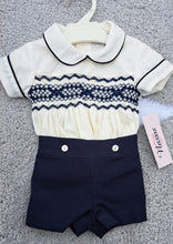 Load image into Gallery viewer, Naxos smocked boys sets

